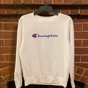 White champion powerblend boyfriend crewneck